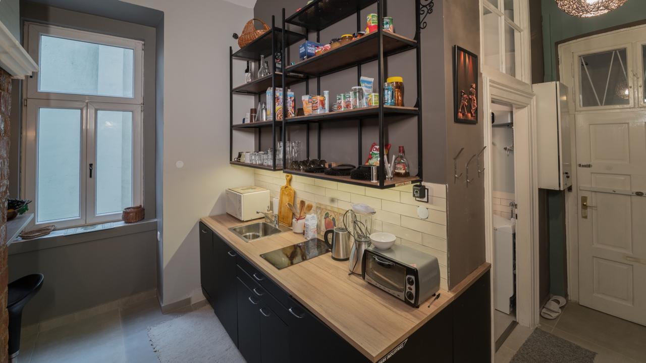 First Budhapest Central Flat Budapest Bagian luar foto