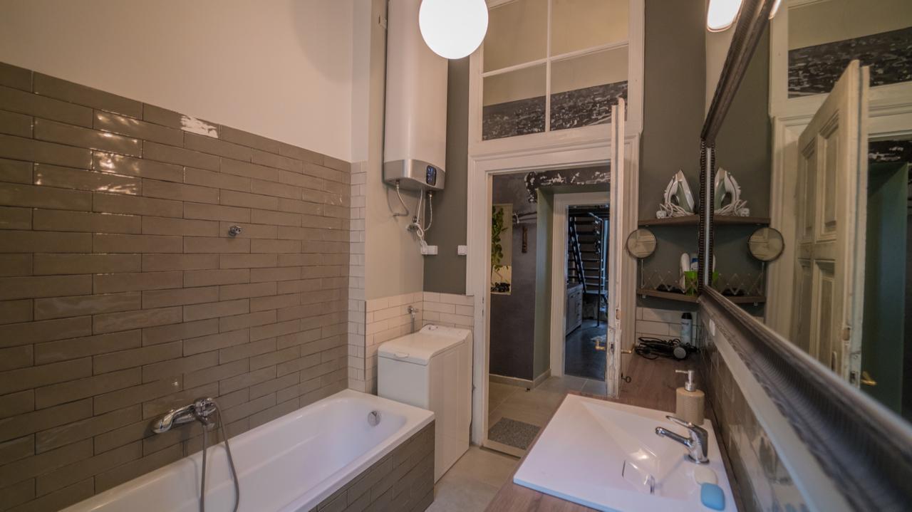 First Budhapest Central Flat Budapest Bagian luar foto